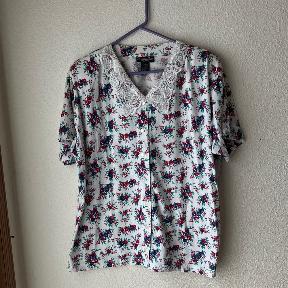Floral Button-Up Blouse with Lace Collar - White, Red & Teal